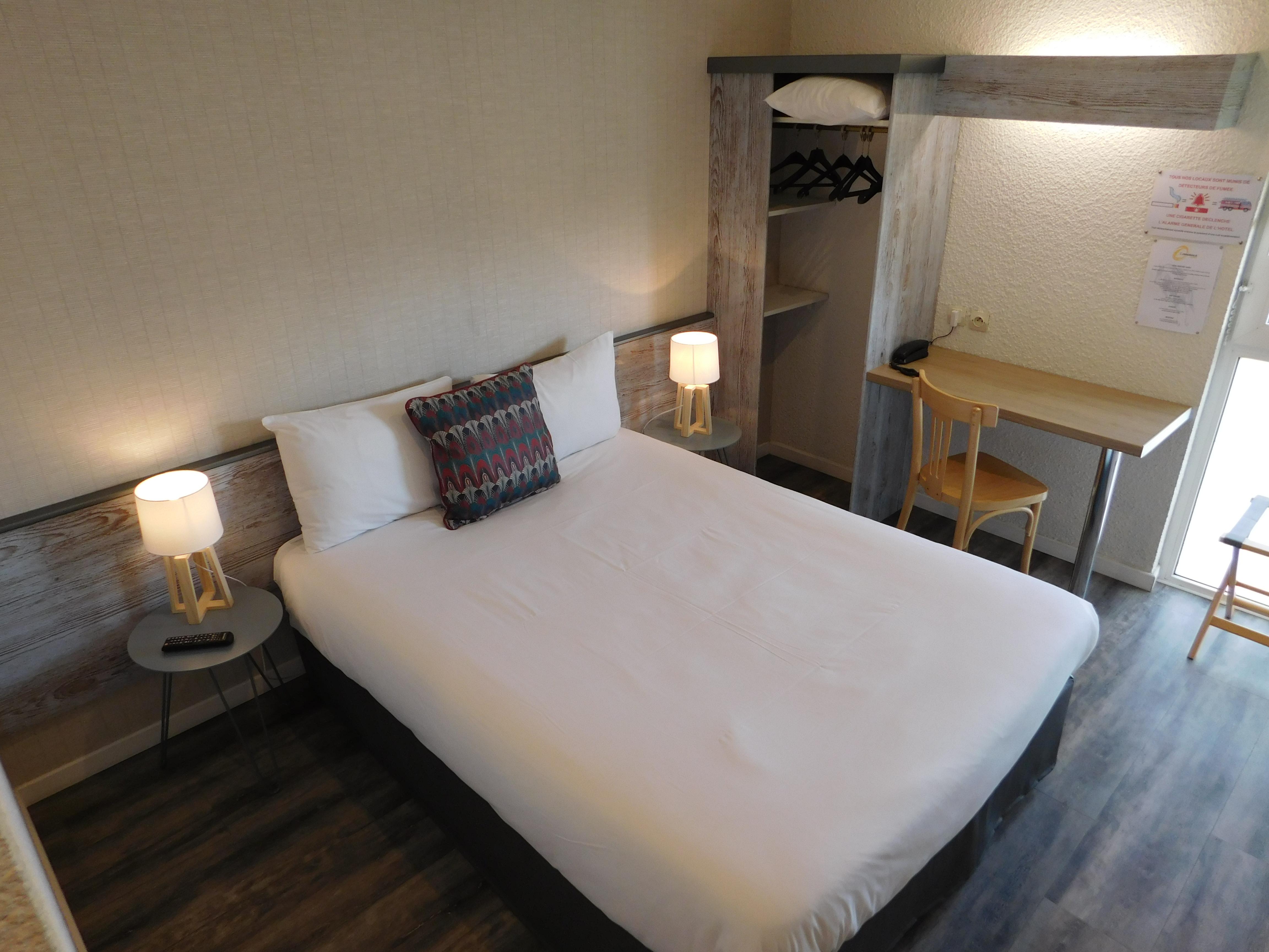 Brit Hotel Аржантан Екстериор снимка