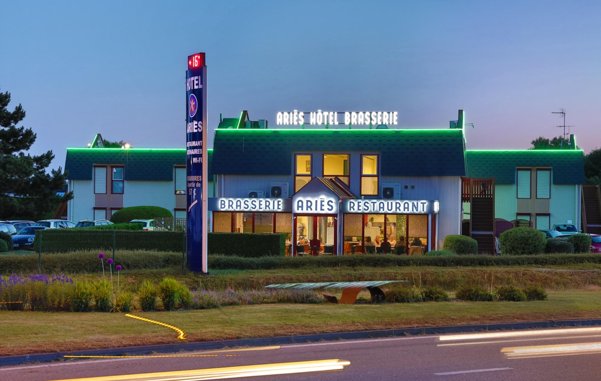 Brit Hotel Аржантан Екстериор снимка