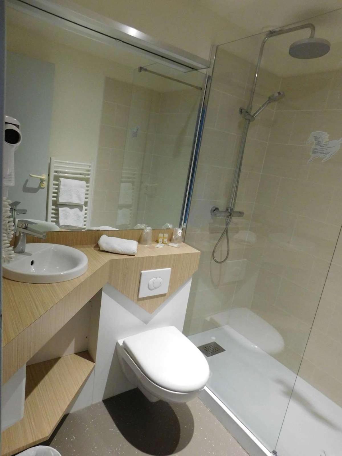 Brit Hotel Аржантан Екстериор снимка