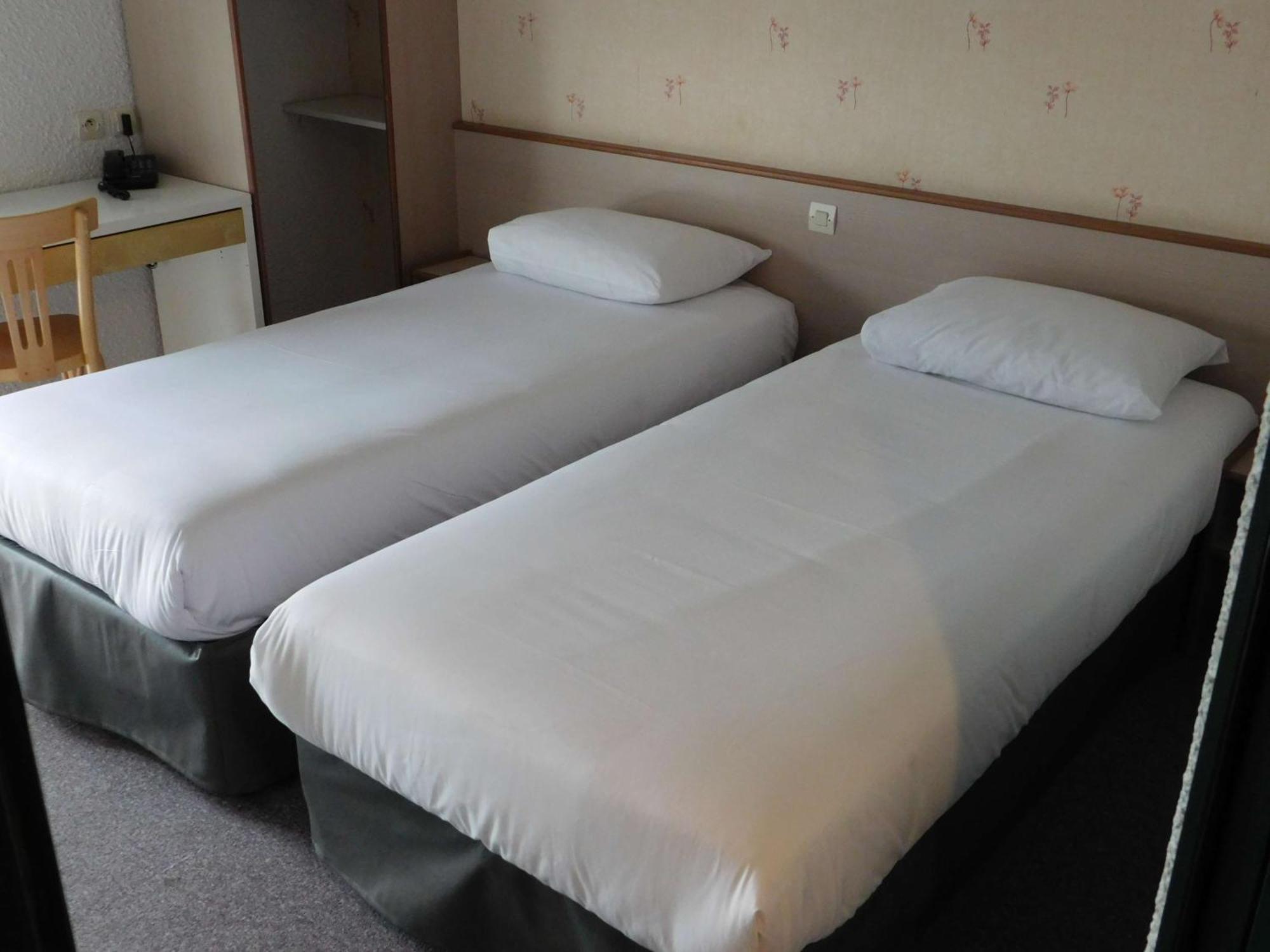Brit Hotel Аржантан Екстериор снимка
