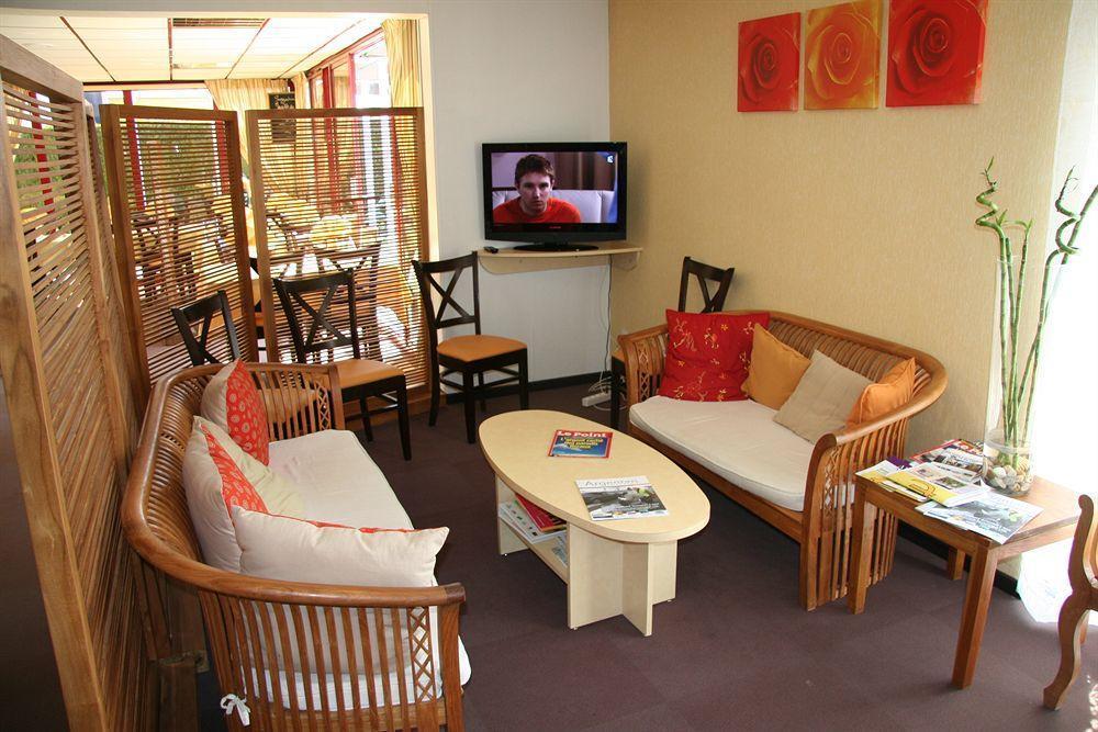 Brit Hotel Аржантан Екстериор снимка