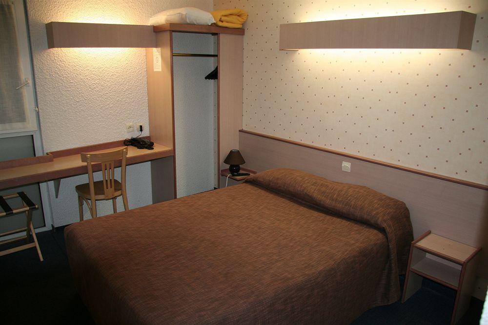 Brit Hotel Аржантан Екстериор снимка