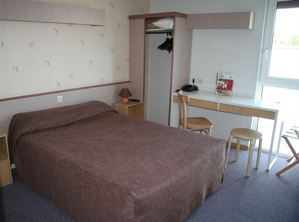 Brit Hotel Аржантан Екстериор снимка