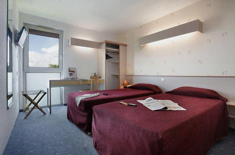 Brit Hotel Аржантан Екстериор снимка